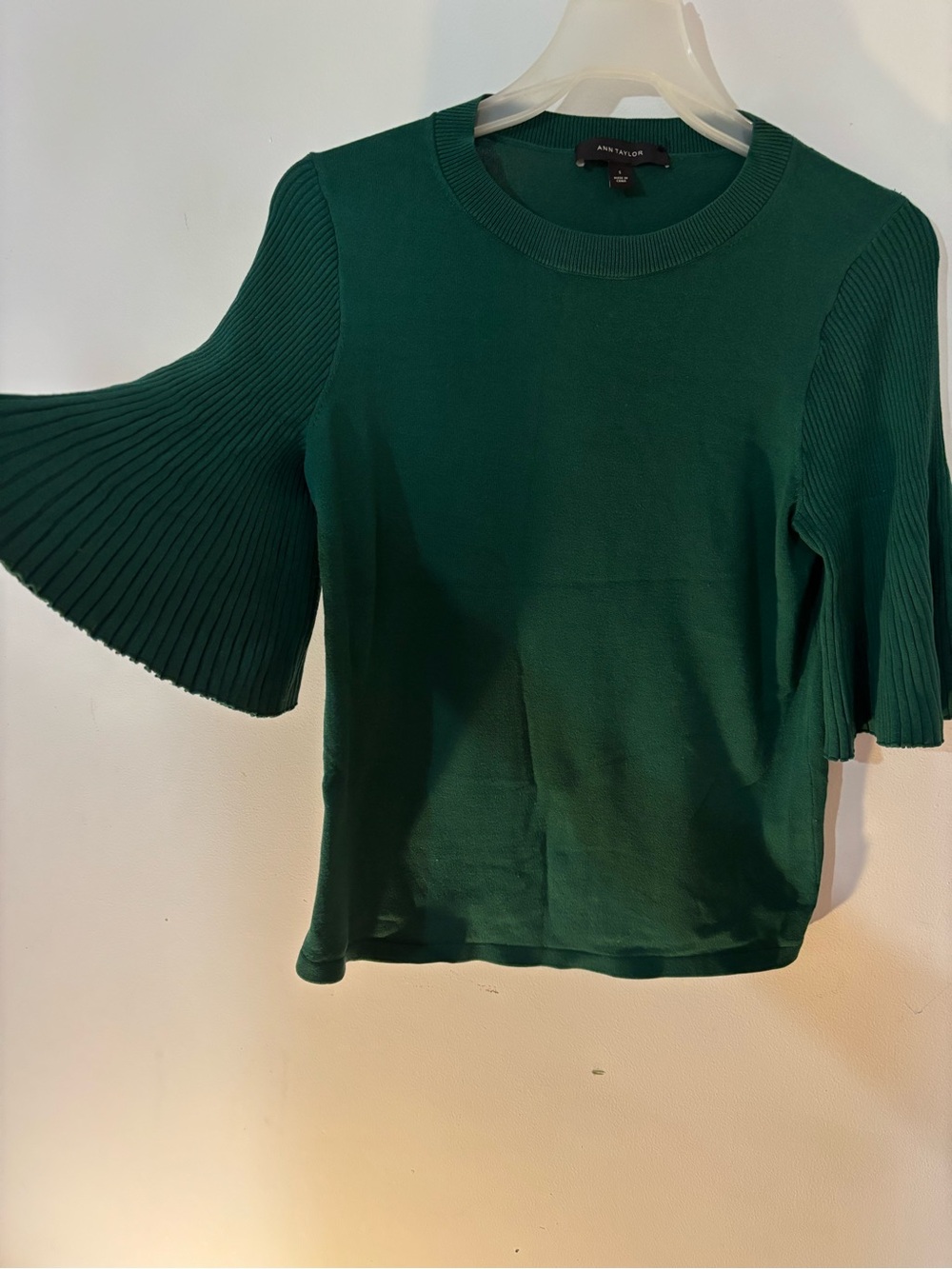 Ann Taylor Emerald Green Ribbed Short Bell Sleeve Knit Top